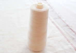 見えない中生地、縫製する糸まできちんと認証済のオーガニック糸